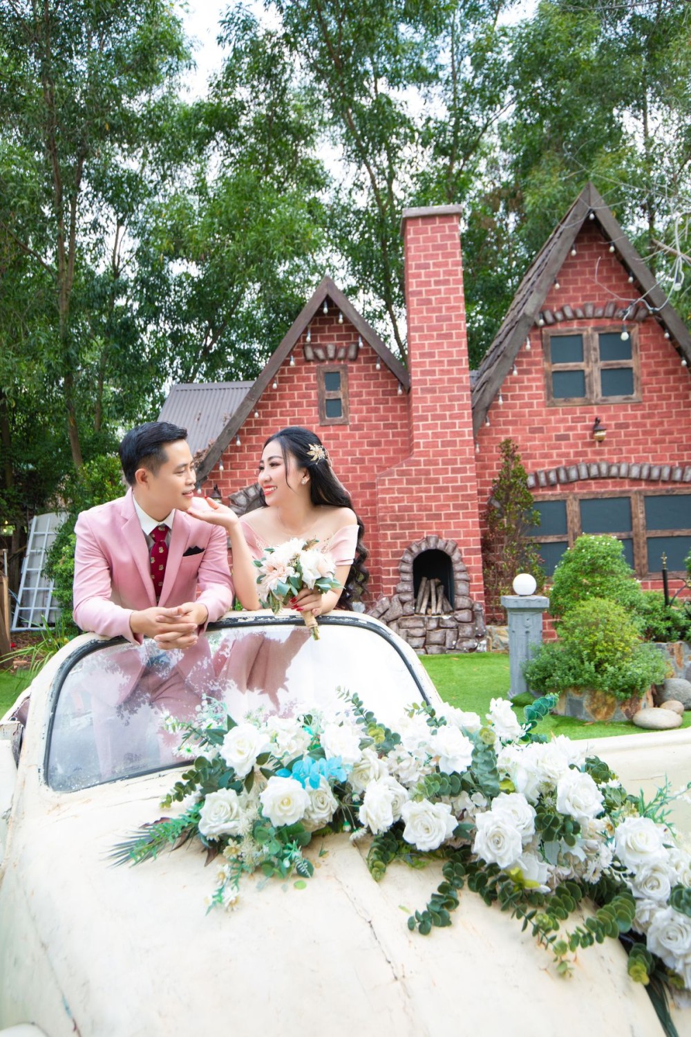 Bí quyết chọn váy cưới đẹp, phù hợp và tôn dáng (Hướng dẫn chi tiết từ a đến z)